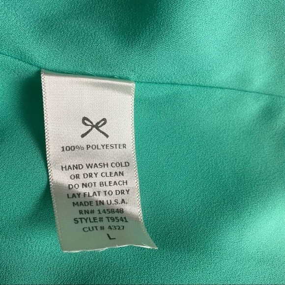 Everly Green Split Back Tank Size L - Picture 5 of 7